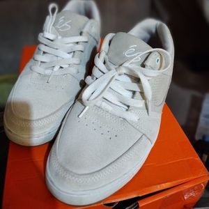 New Es men shoes